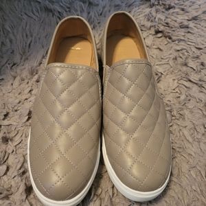 Womens nude quilted slide on shoes